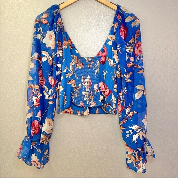 NWT Urban Outfitters Topanga Button Front Cropped Blue Floral Ruffle Blouse Top - Picture 7 of 12